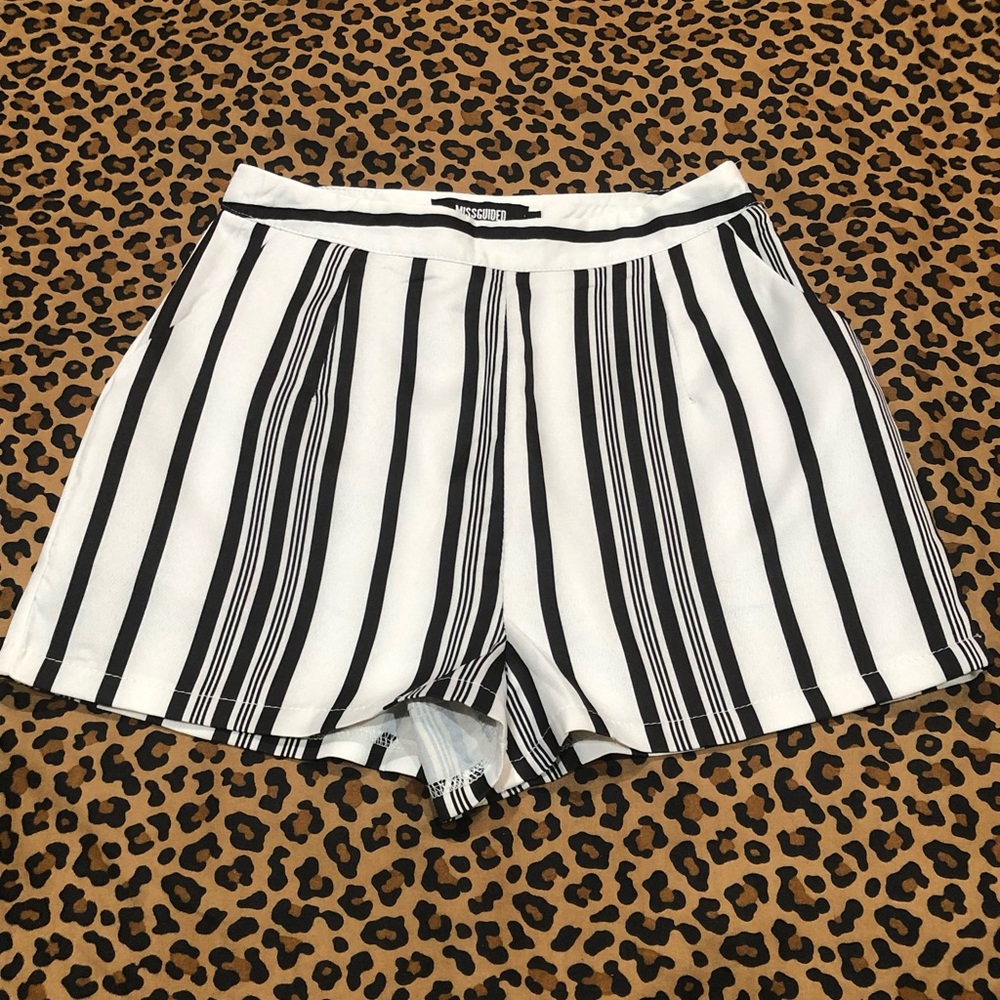 Missguided Black & White Striped Shorts Size *4*